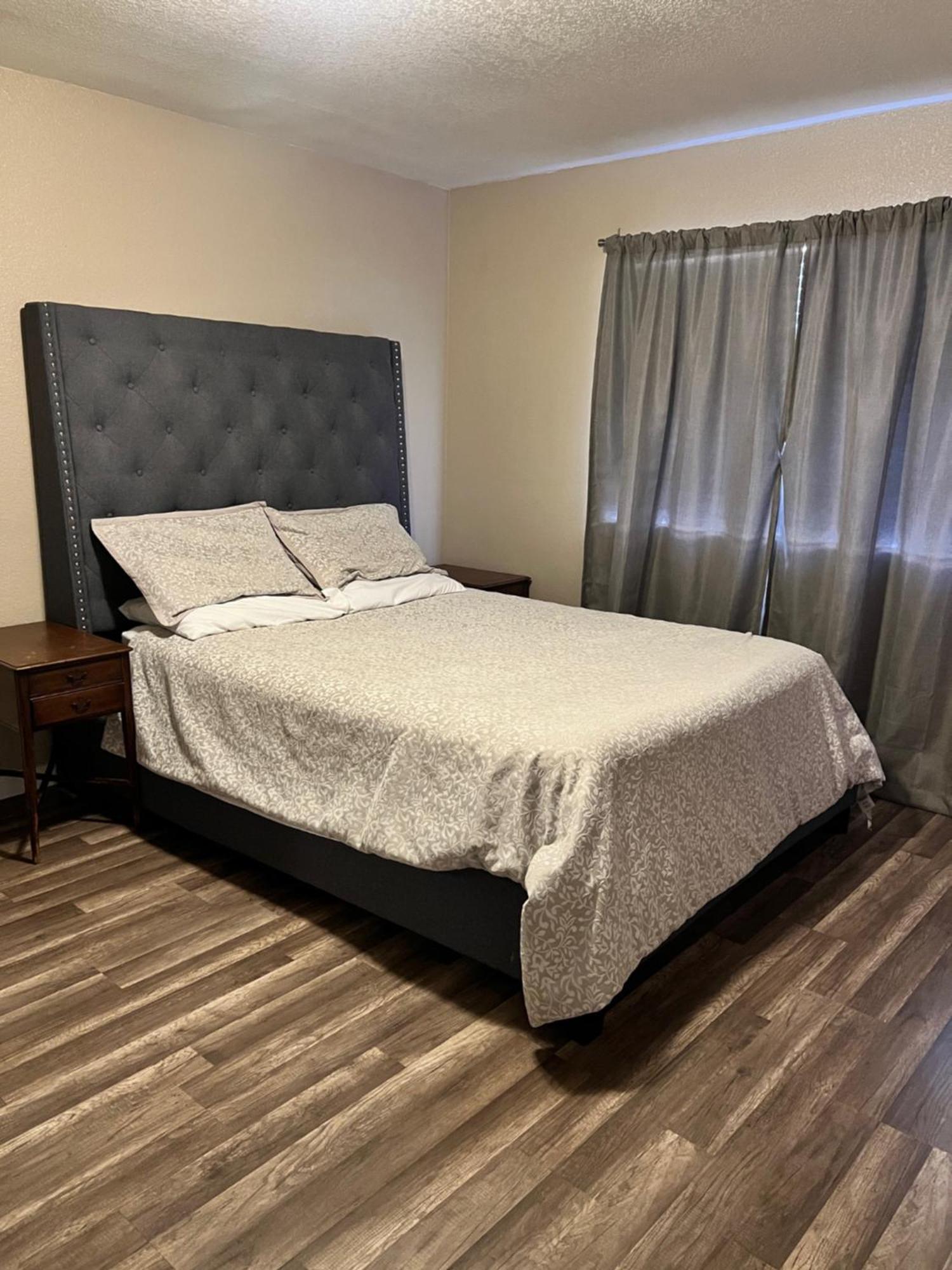 Quiet 1Bed,1Bath Condo With Free Parking Fresno Ngoại thất bức ảnh