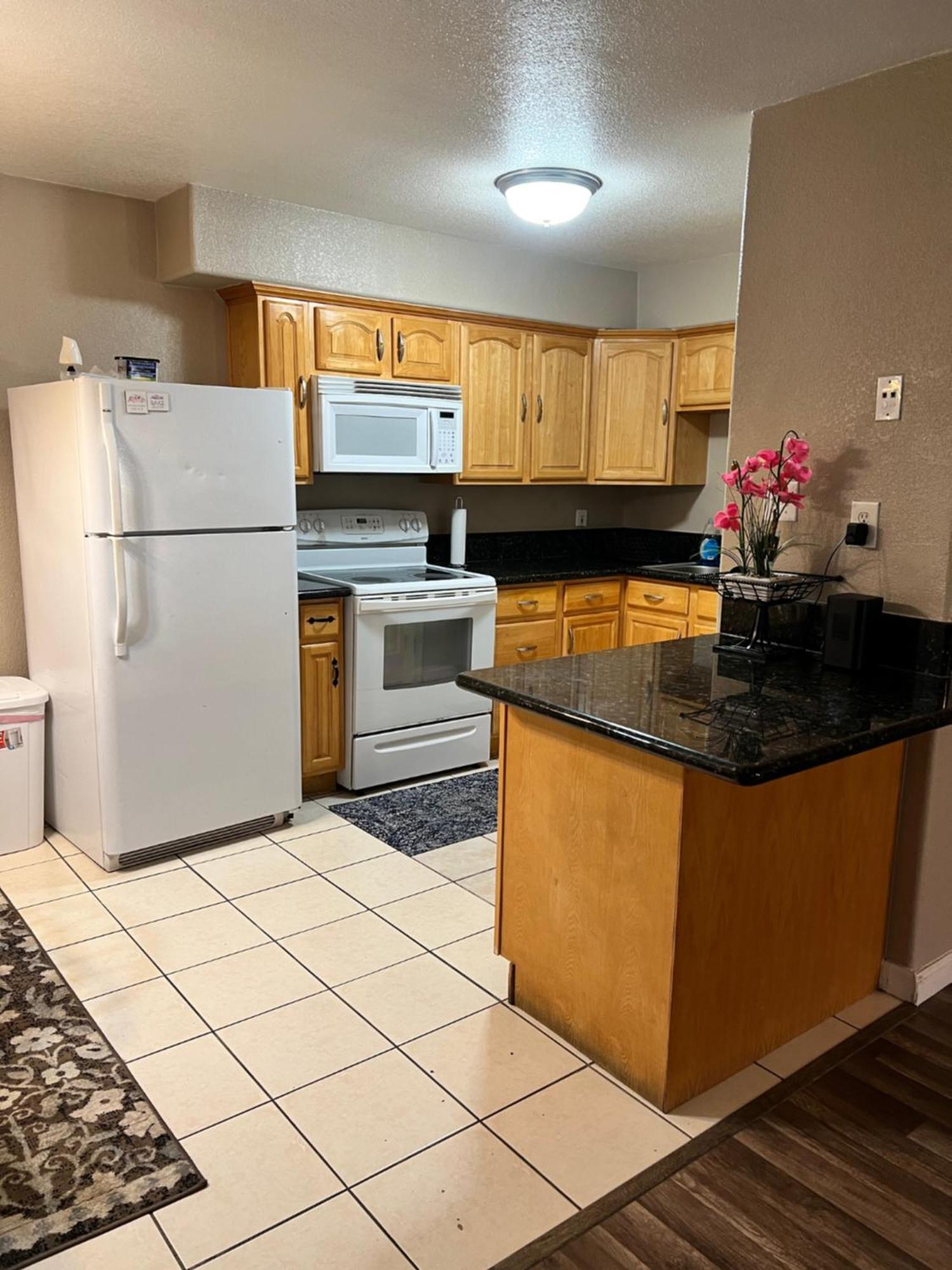 Quiet 1Bed,1Bath Condo With Free Parking Fresno Ngoại thất bức ảnh